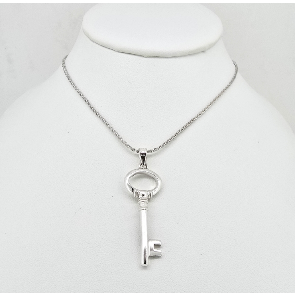 .925 SILVER 20" NECKLACE W/ .925 SILVER KEY PENDANT