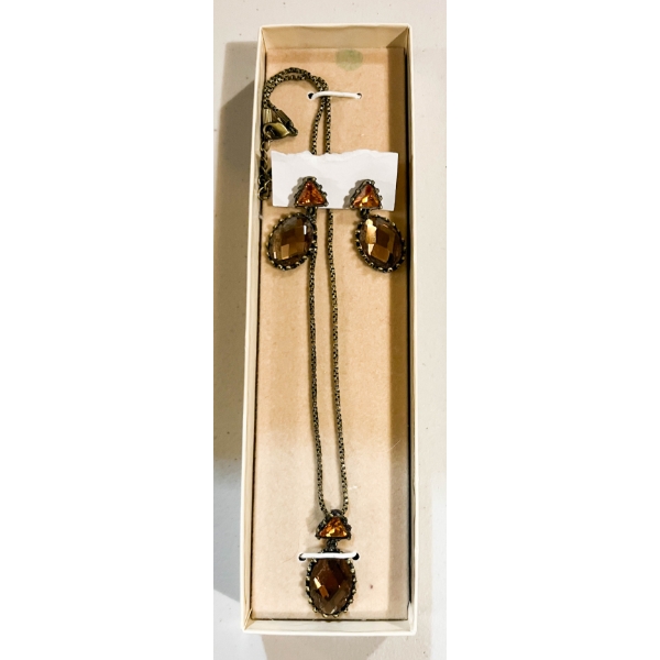 VINTAGE BUTLER NECKLACE & EARRINGS SET