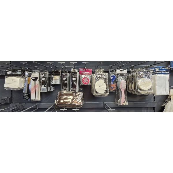 LARGE LOT ASSORT. COSMETICS ACCESSORIES