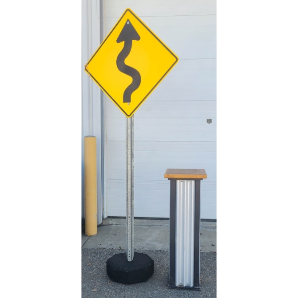 SIGN W/ BASE & PODIUM