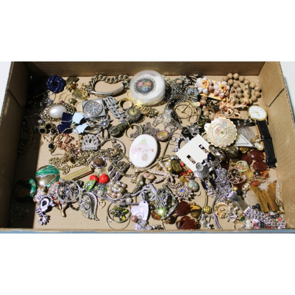 ESTATE JEWELRY - HEDGEHOG HALLMARK BROOCH ETC.