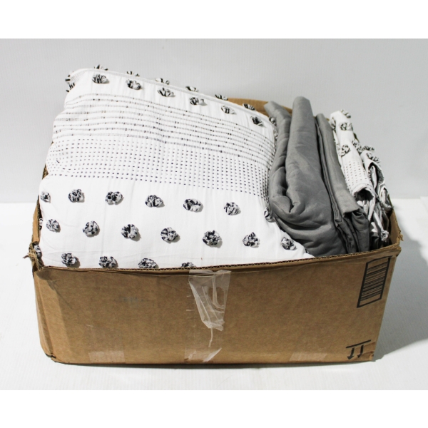 6 PC COMFORTER SET - DOUBLE/QUEEN