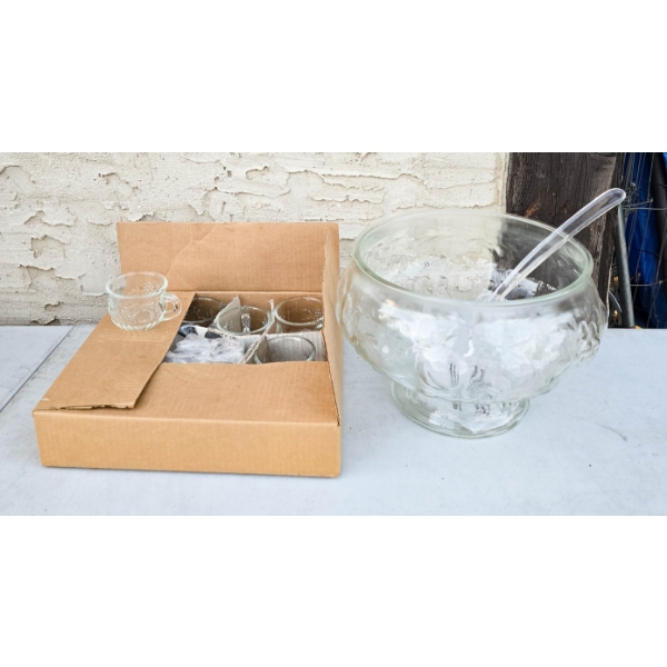 PUNCH BOWL WITH 10 GLASSES
