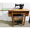 Image 1 : 1940"S SINGER SEWING MACHINE W/ TABLE & STOOL