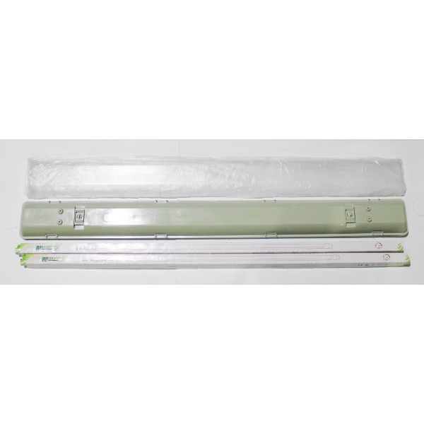 NEW 4 FT BRILLHOOD LED T8 LIGHT FIXTURE W/ 2 LIGHT TUBES