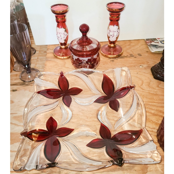 MIKASA ANGELINA RUBY RED SQUARE PLATE ETC. 