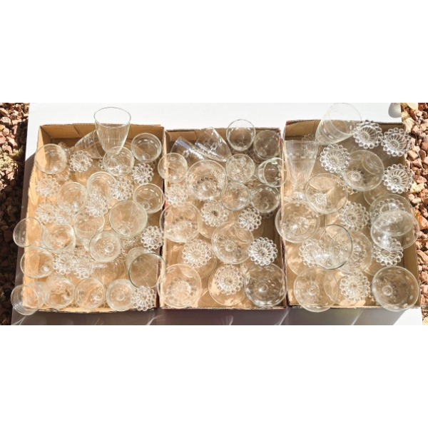 LARGE GROUP OF GLASS SUNDAE & PUDDING CUPS