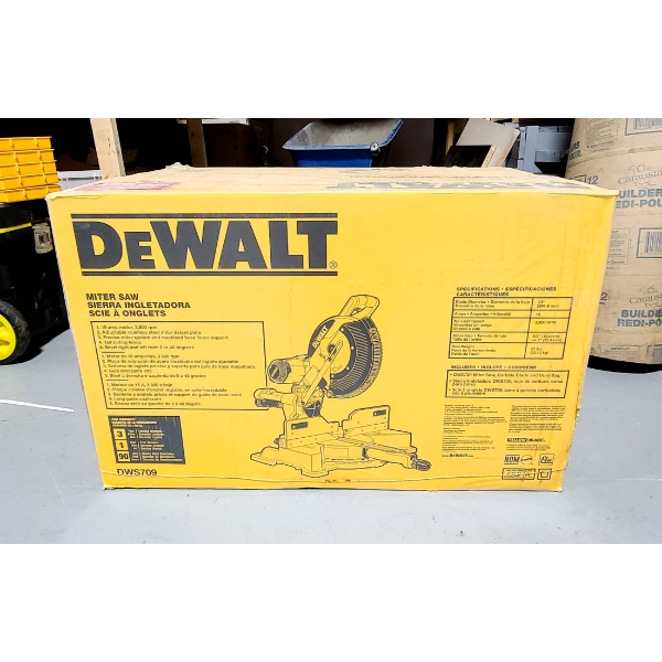 NEW DEWALT DUAL BEVEL COMPOUND MITER SAW