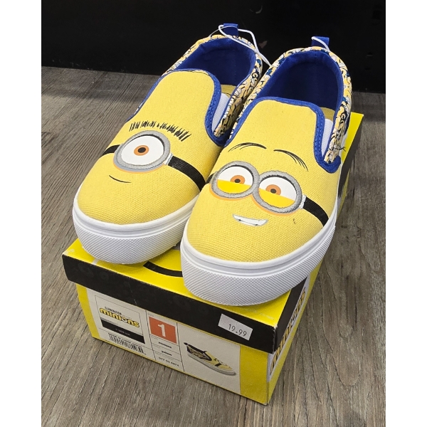 KIDS MINIONS SIZE 1 SHOES