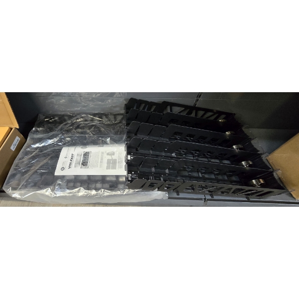 TWO SELF-PUSHING DRINK ORGANIZERS