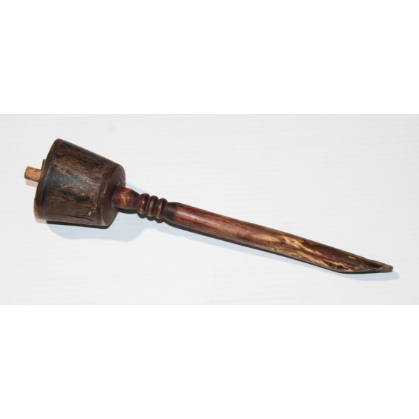 10" VINTAGE NATIVE AMERICAN HORN RATTLE 