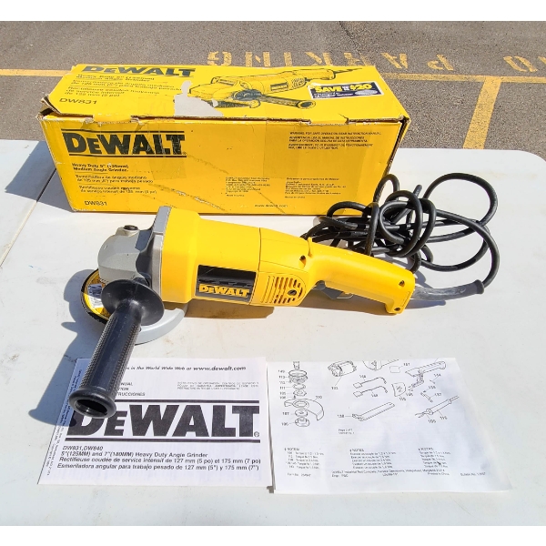 5" DEWALT DW831 HEAVY DUTY ANGLE GRINDER