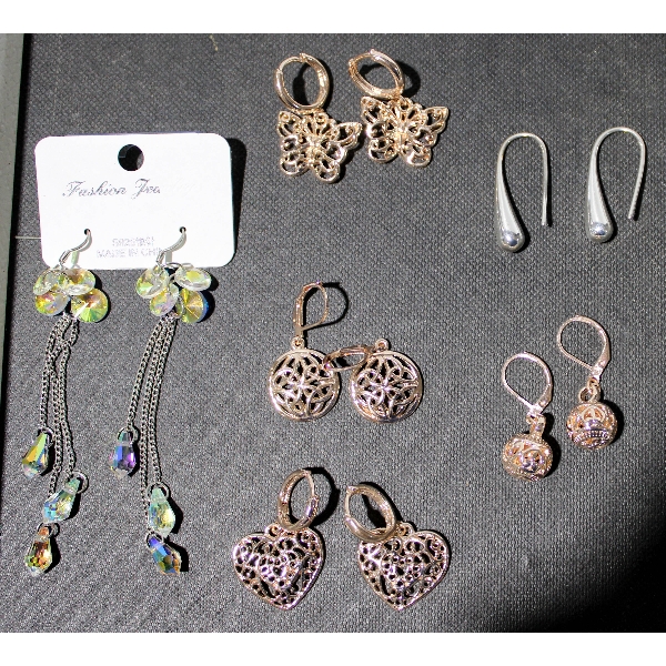 6 PR PIERCED EARRINGS