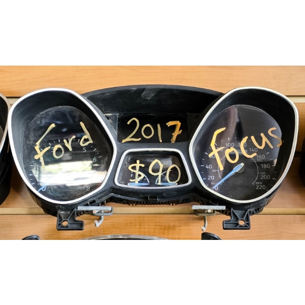 SALVAGE DASHBOARD FOR 2017 FORD FOCUS