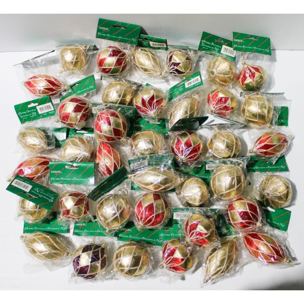 38 CHRISTMAS TREE ORNAMENTS