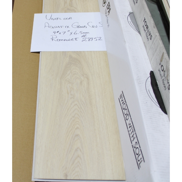 UNIFLOOR AQUAFLIX GRAND CRU SERIES ROMANEE FLOORING