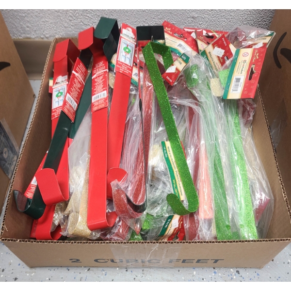 NEW 30+ WREATH HANGERS