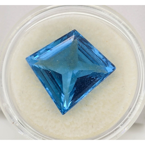 TOPAZ 14.3CT GEMSTONE