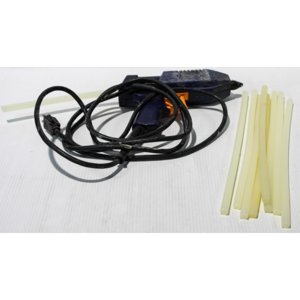 BOSTIK TG-4 GLUE GUN W/ GLUE STICKS