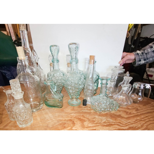 GRAPE WINE DECANTER ITALIAN GLASS ETC.