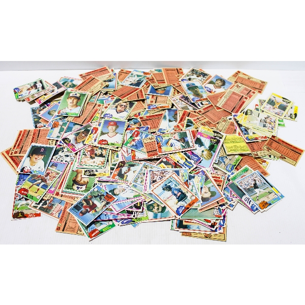 ASST. 1981 O-PEE-CHEE BASEBALL TRADING CARDS