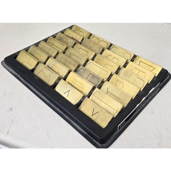 FULL SET DIAMOND MONOGRAM BLOCK
