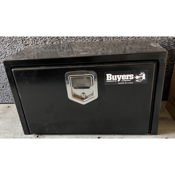 NEW BUYERS CO METAL TOOLBOX 