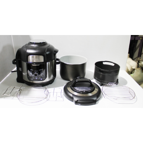 NINJA FOODI DELUXE TENDERCRISP PRESSURE COOKER - 8 QUART