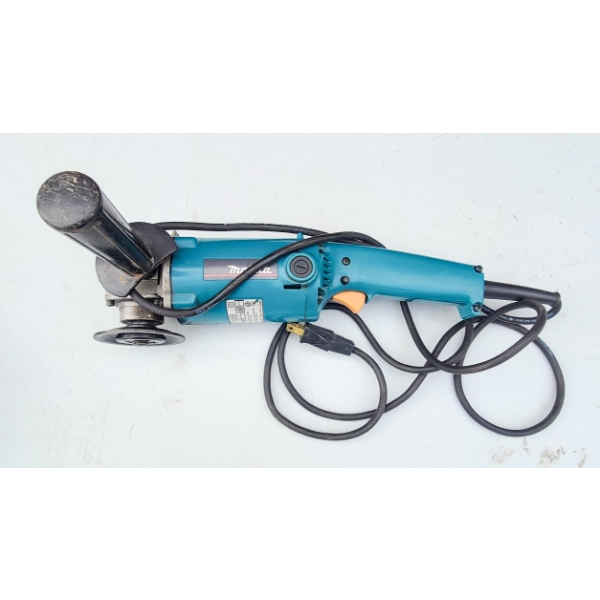 MAKITA 5" DISC GRINDER - 9005B