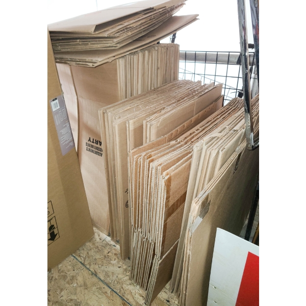 ASST. SIZE USED CARDBOARD BOXES 