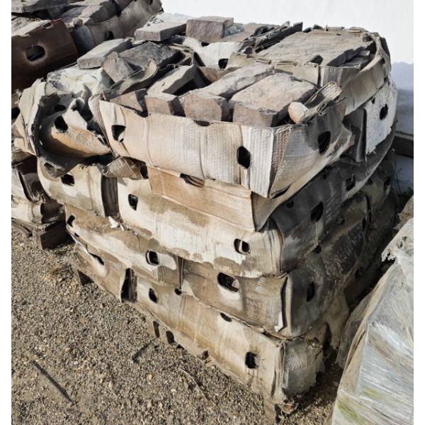 PALLET OF HIGH END DECORATIVE STONES
