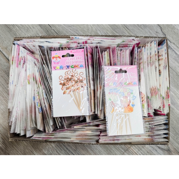 LOT OF BIRTHDAY CAKE DECORATIONS