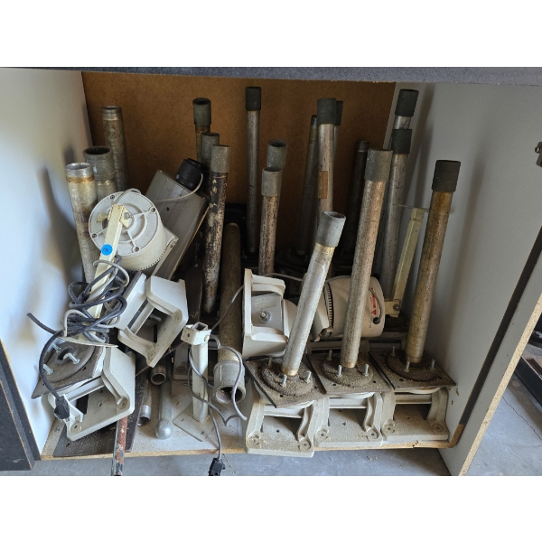 LARGE LOT OF SECURITY CAMERAS AND MOUNTS