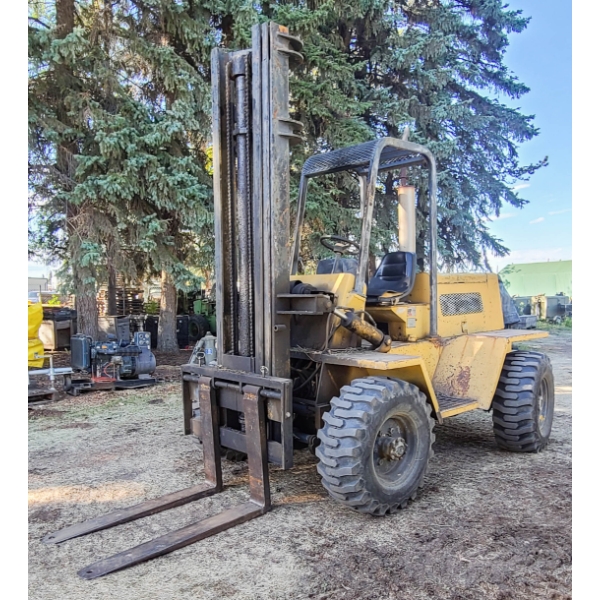PETTIBONE CARY-ALL 4 CYLINDER GAS 4WD FORKLIFT