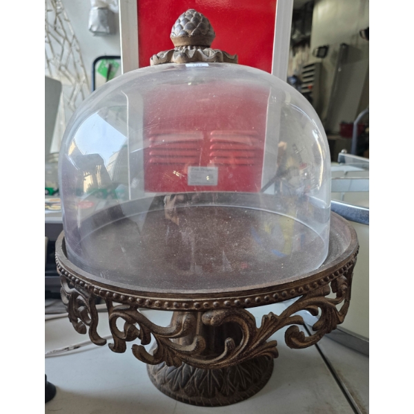 DECORATIVE CENTER PIECE GLASS CLOCHE