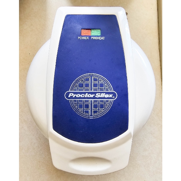 PROCTOR SILEX WAFFLE MAKER