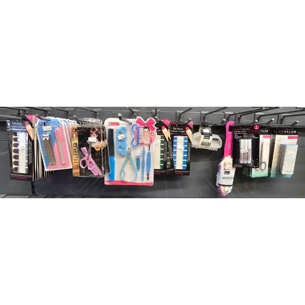 LARGE LOT ASSORT. COSMETICS ACCESSORIES