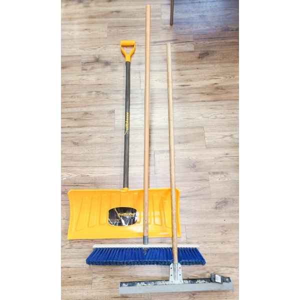 NEW TRAILBLAZER SHOVEL SHOP BROOM ETC
