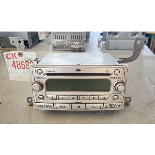 SALVAGED RADIO/ PLAYER FOR 2007 TOYOTA YARIS