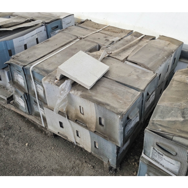 PALLET OF HIGH END DECO CORNER STONES FOR WALLS