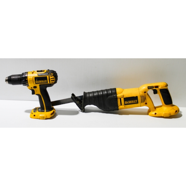 PAIR OF DEWALT POWER TOOLS - TESTED WORKING