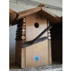 Image 1 : LOG CABIN THEMED BIRD HOUSE