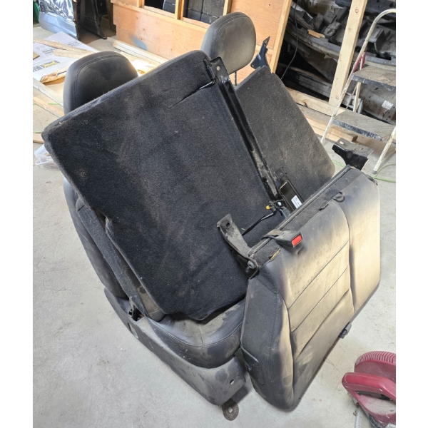 SALVAGED SEATS FOR 2008 FORD EDGE
