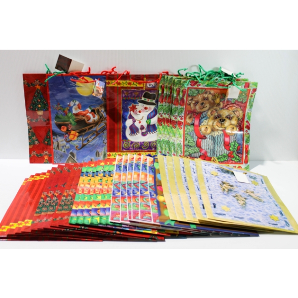 37 NEW HOLIDAY CHRISTMAS BAGS 