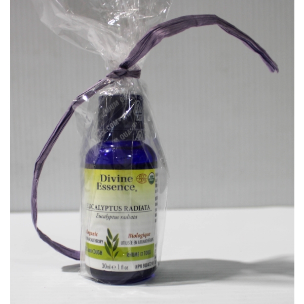 ORGANIC EUCALYPTUS RADIATA DIVINE ESSENCE AROMATHERAPY OIL