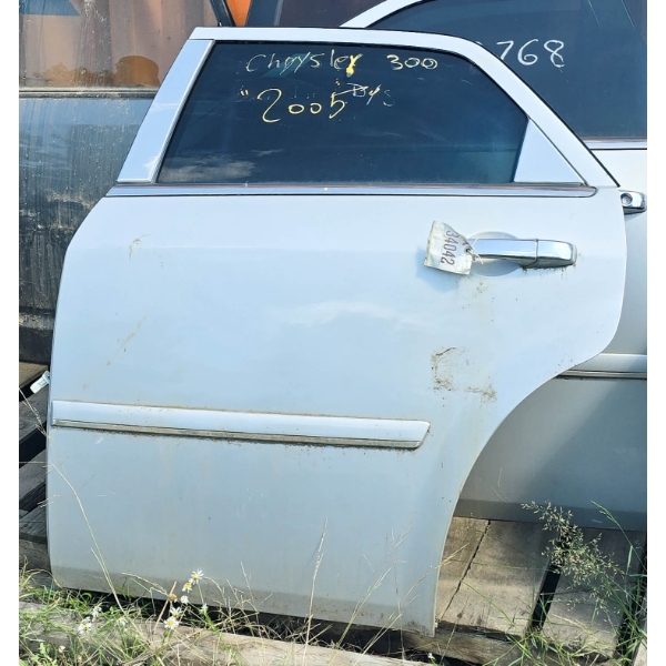 SALVAGED 2005 CHRYSTLER 300 REAR LEFT DOOR