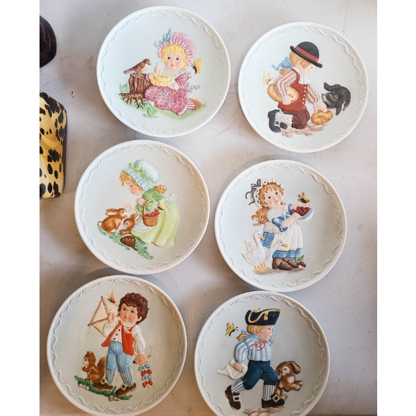 1982 COBBLESTONE KIDS DECORATIVE PLATES