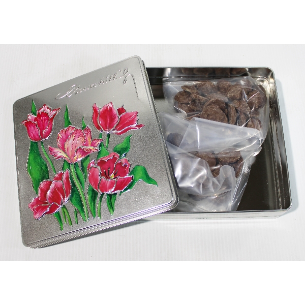 1LB MACHADAMINE CHOCOLATES IN DECORATIVE TIN