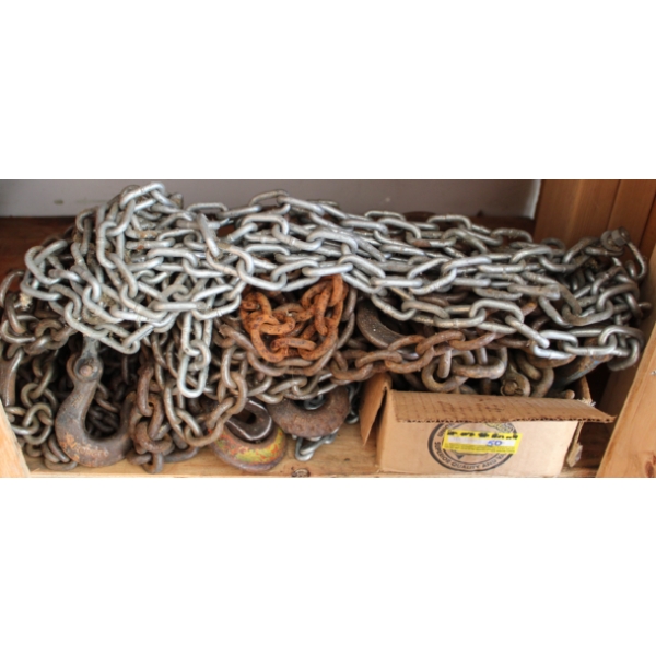 ASSORTED CHAIN AND HOOKS