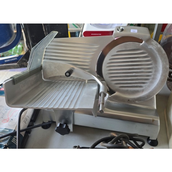 INDUSTRIAL MEAT SLICER